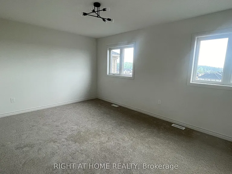 1054 Denton Dr — Photo 16