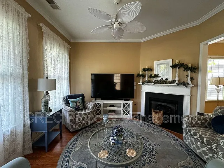 105 Barberry St — Photo 3