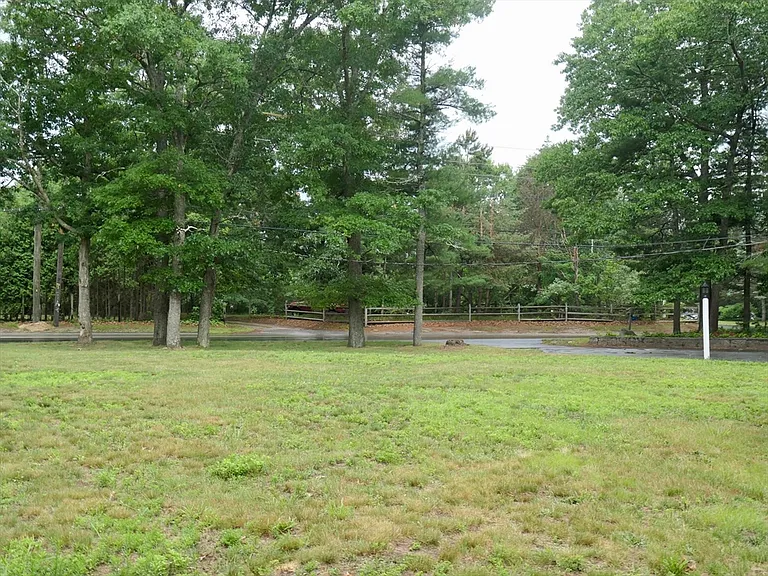 132 S Main St — Photo 16