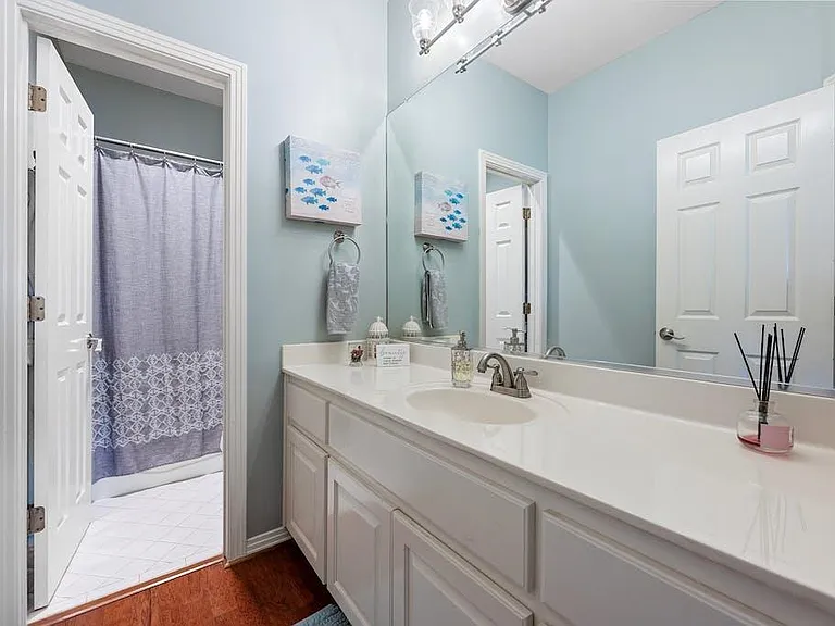 1207 Lakeway Dr — Photo 26