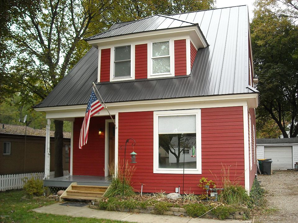 1st image of 255 Emmett St E