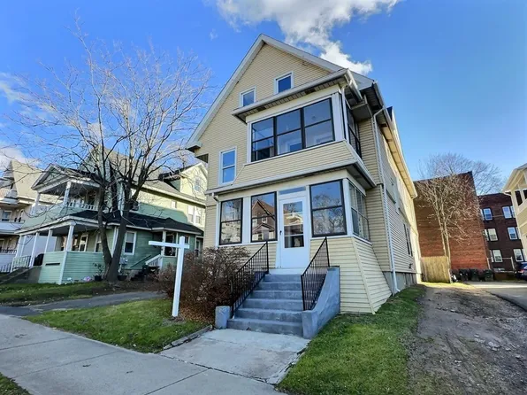 15 Leete St, Springfield, MA 01108