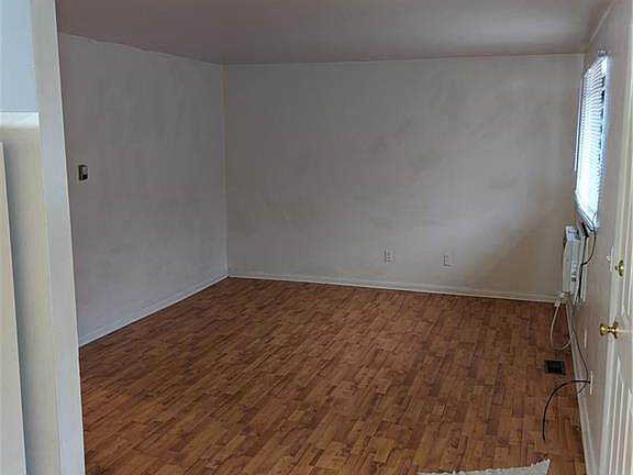 5th image of 24 Kinnard Ave