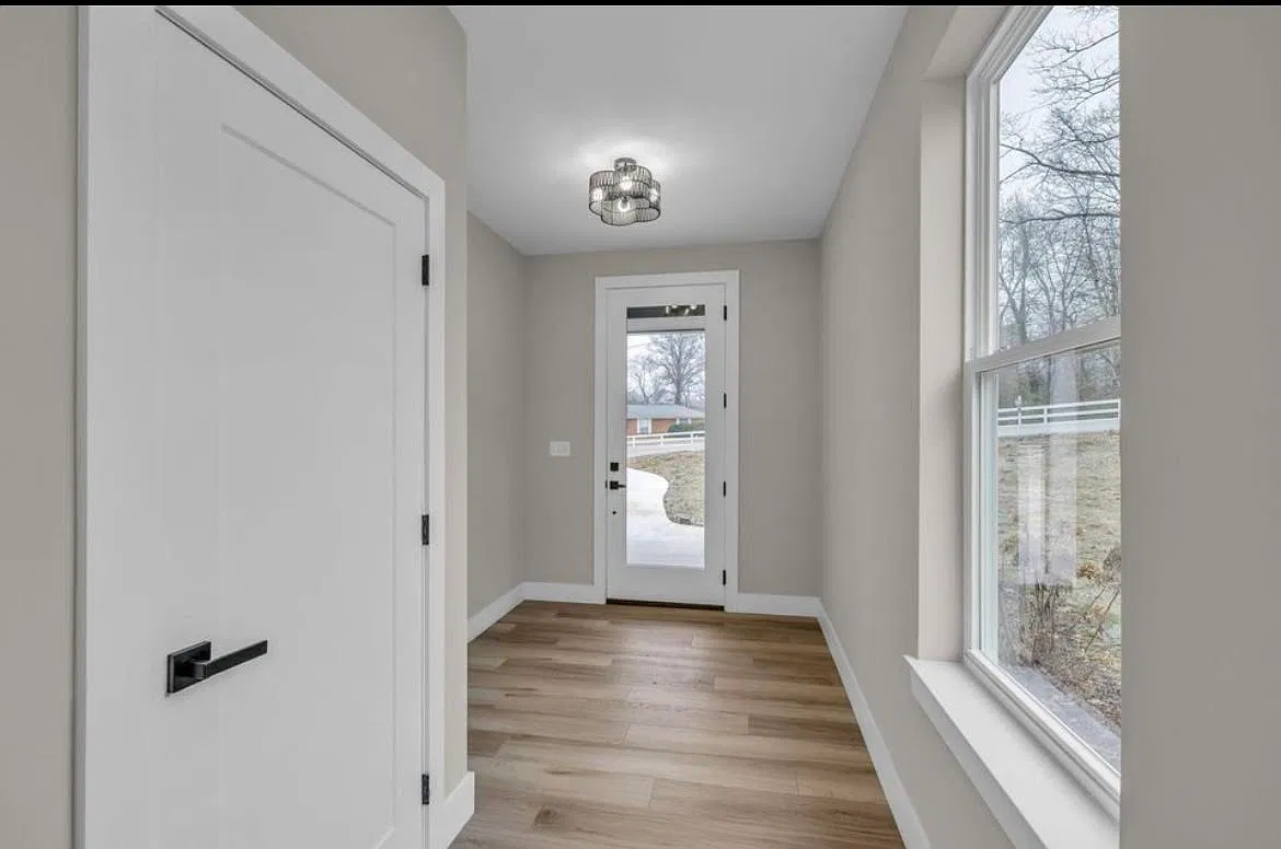 3 bed, 2000 sqft, $3,000 — Photo 3