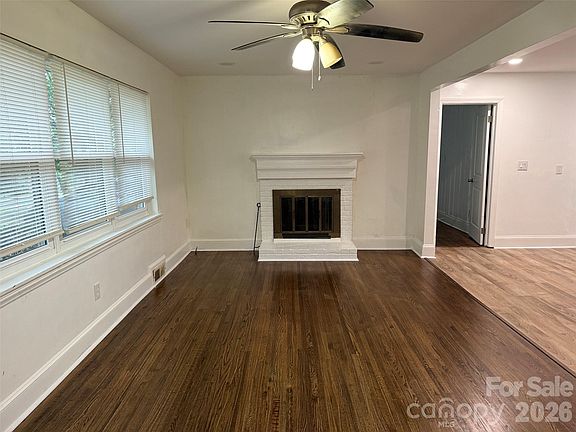 4th image of 1662 Browns Ave