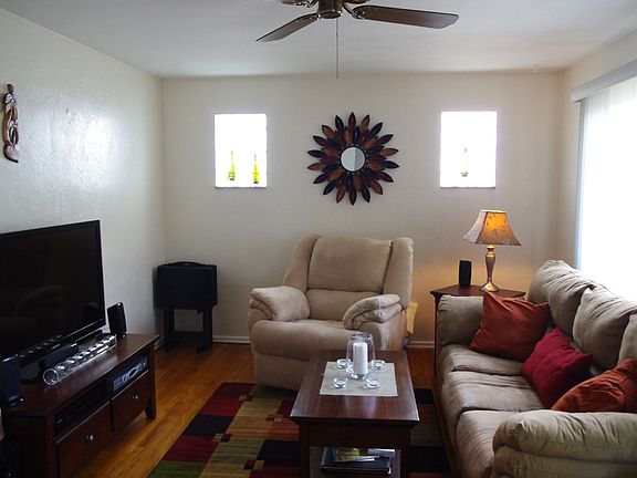 Living Room-Hardwood floors