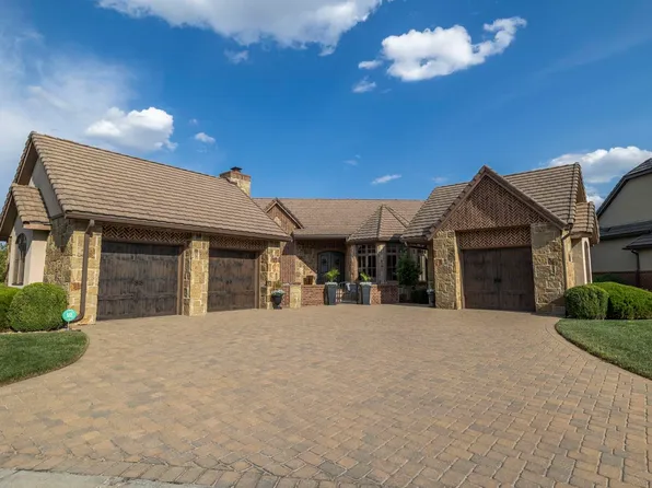10806 E Glengate Cir, Wichita, KS 67206