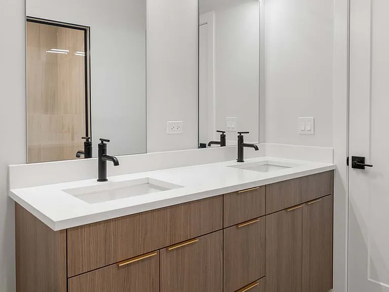 5008 S Prairie Ave #1 — Photo 9