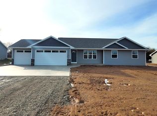 4329 Lakeland Dr, Oshkosh, WI 54904