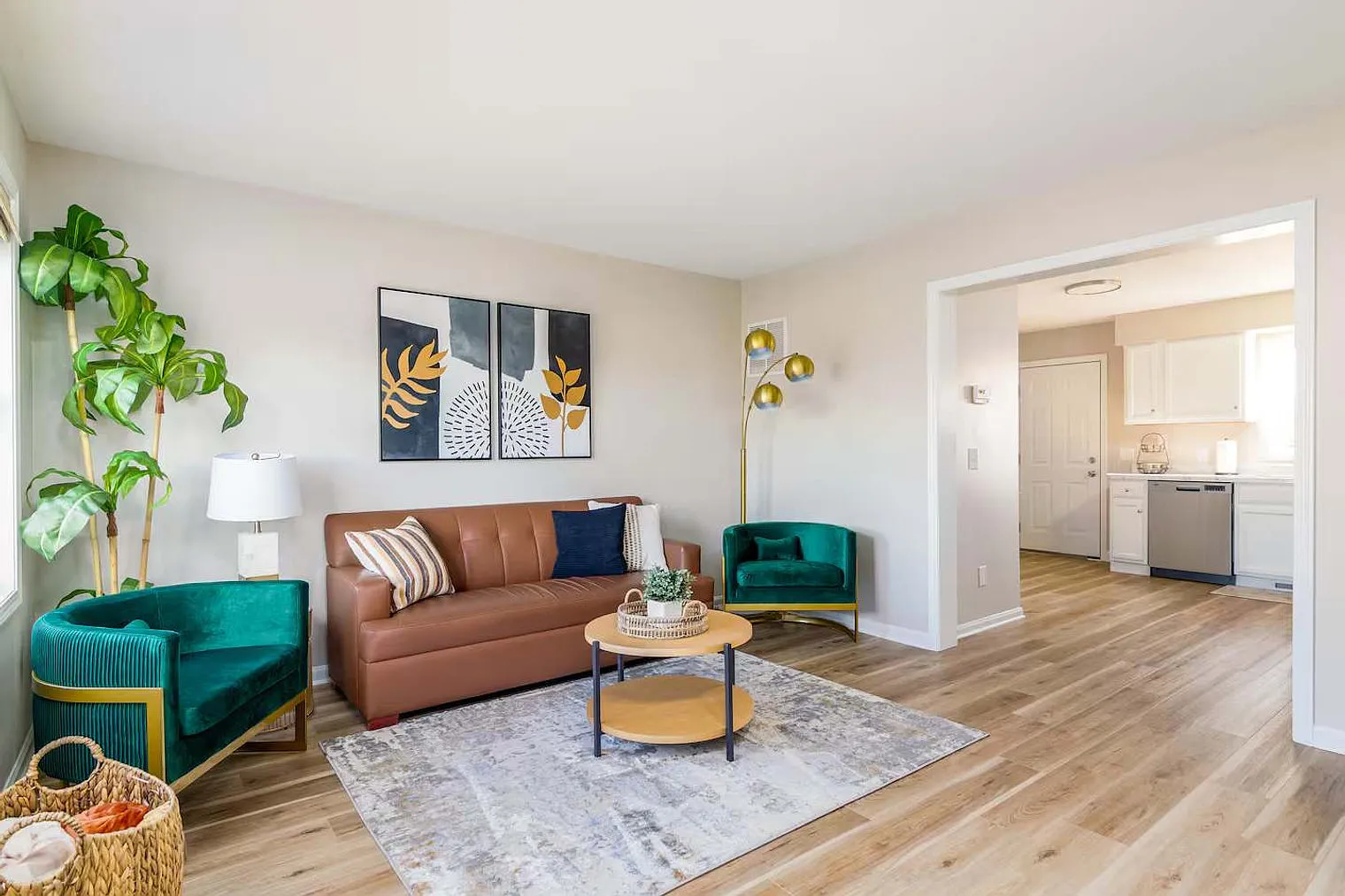 2 bed, 1.0 bath, 1894 sqft, $3,662 — Photo 1