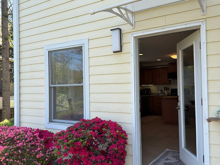 225 Nathan Ct — Photo 16