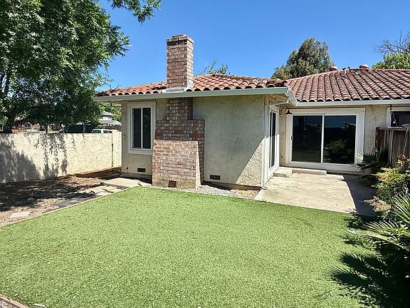 2nd image of 396 Nature Dr Unit A