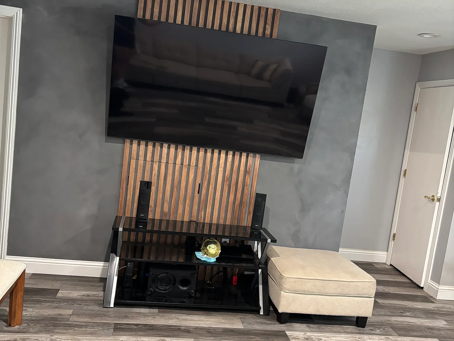 3 bed, 1.5 bath, 1240 sqft, $2,500 — Photo 3