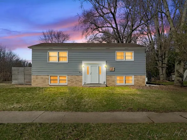 277 Grove St, Sparta, MI 49345