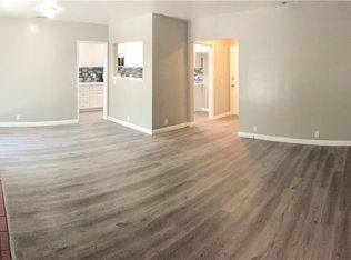 955 E Mount Curve Ave, Altadena, CA 91001