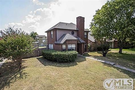 2nd image of 1116 Hemlock Dr