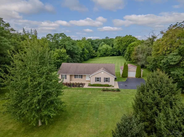 9989 Wolfe Rd, New Vienna, OH 45159