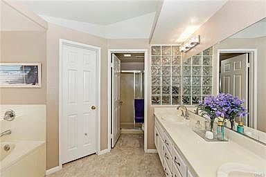 4th image of 10251 Corkwood Ct