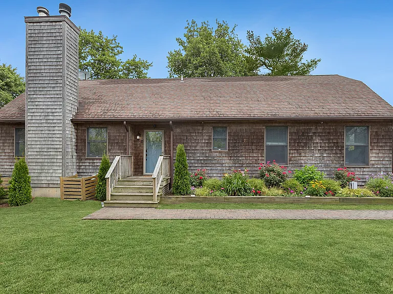 1746 Montauk Hwy — Photo 3