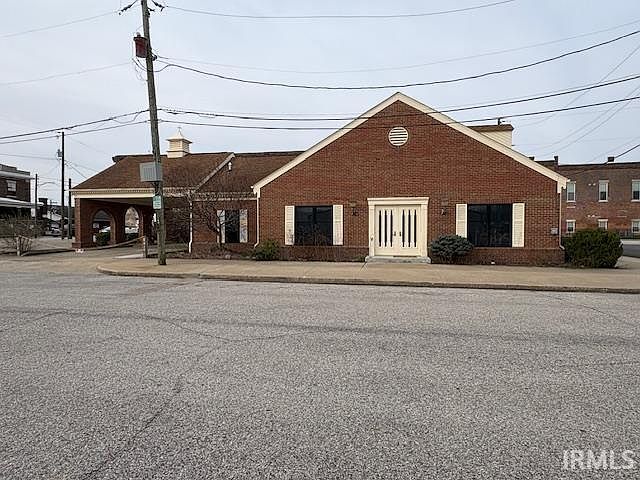 1st image of 203 NE 1st St