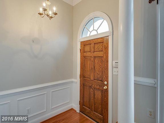 2nd image of 10171 Castlewood Ln