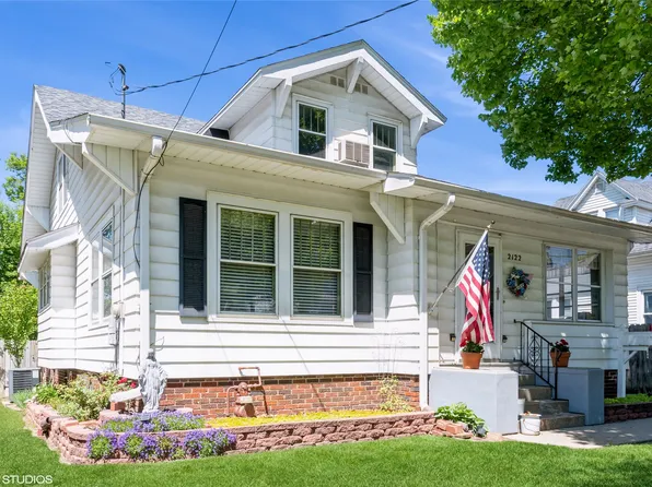 2122 E 12th St, Des Moines, IA 50316