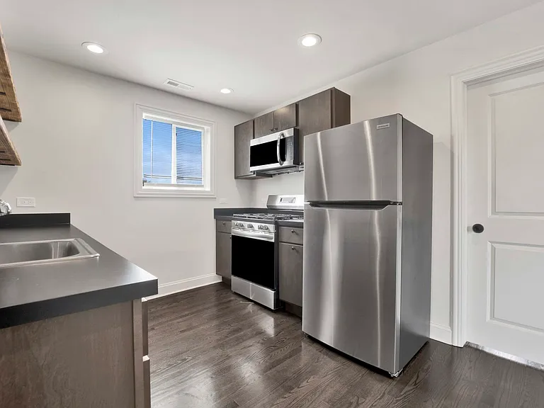 3124 N California Ave #2F — Photo 3