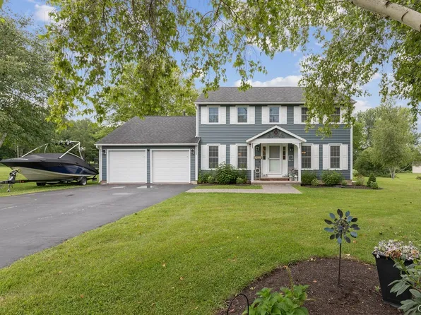 2303 Wellington Dr S, Cazenovia, NY 13035