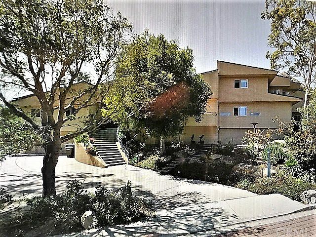 1st image of 359 Los Cerros Dr