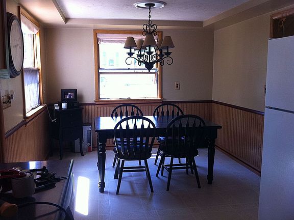 Eat in Kitchen with newer appliances