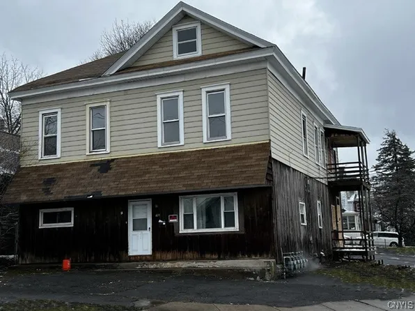 621 Pond St, Syracuse, NY 13208