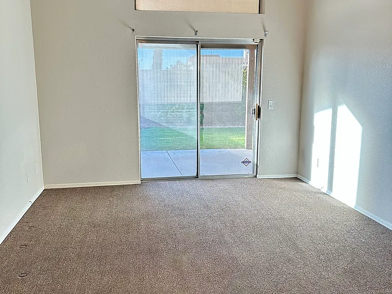 3250 W Golden Ln — Photo 3