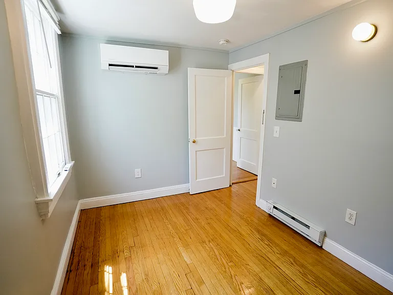 405 Benefit St #2F — Photo 10