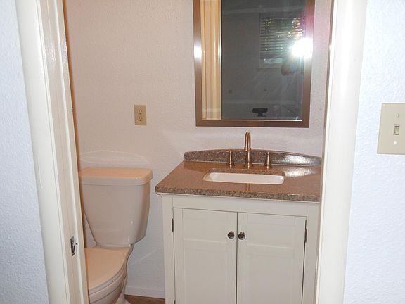 4th image of 202 Riverbrook Way