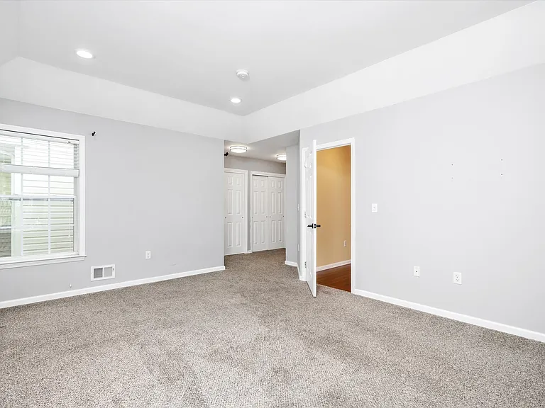 80 Tennyson Rd — Photo 10