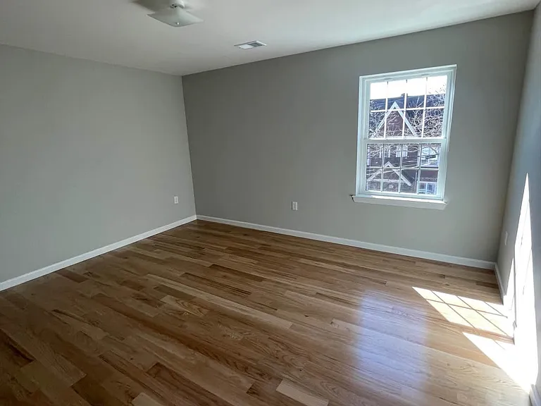 1036 Cross Ave #2 — Photo 6