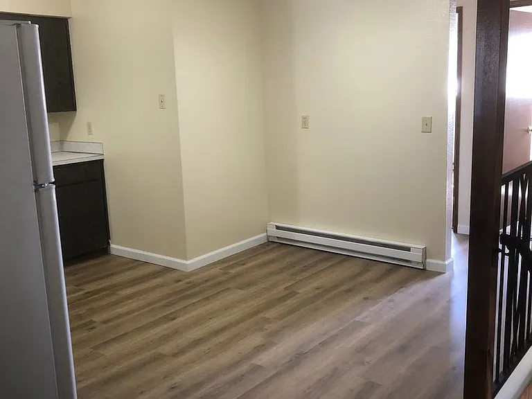 Pinewood Apartments — Photo 18