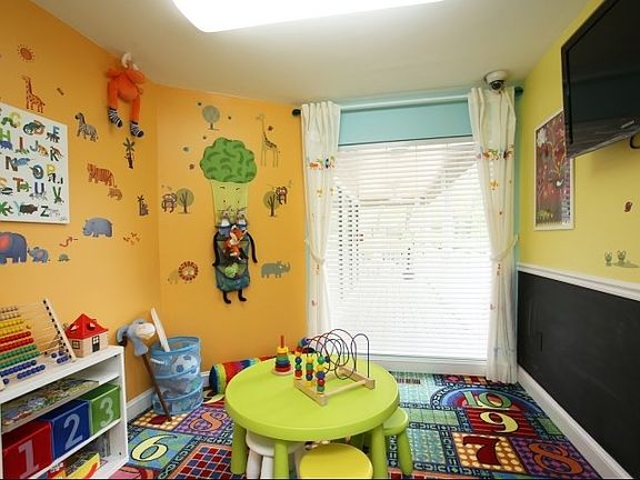 5th image of 801 International Dr APT N