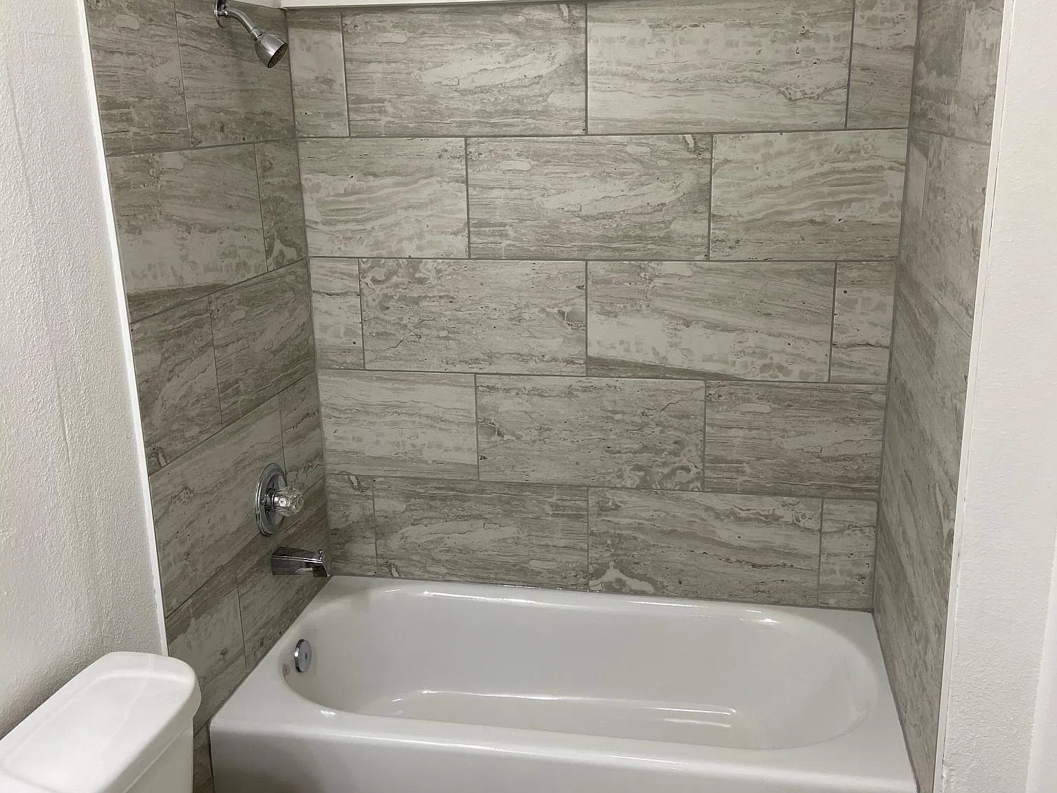 3 bed, 1212 sqft, $1,295 — Photo 3