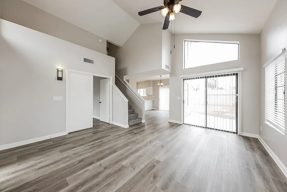 3 bed, 2.5 bath, 1318 sqft, $2,315 — Photo 4