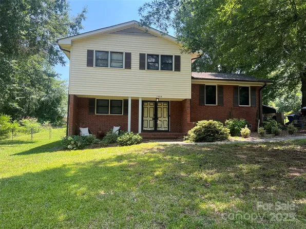 1909 Normandy Rd, Kannapolis, NC 28081