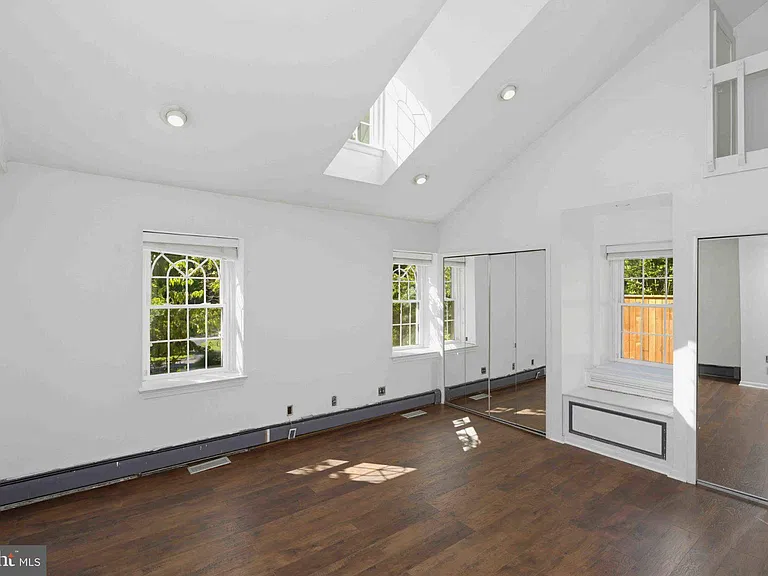 1268 Rydal Rd — Photo 30