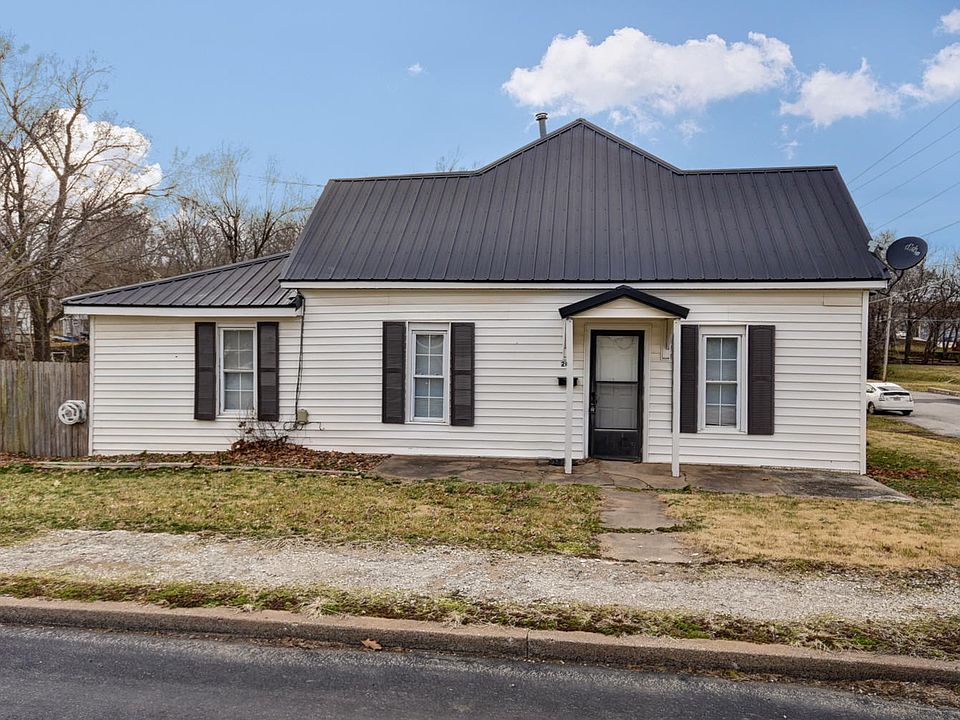 203 S McCanse St-2