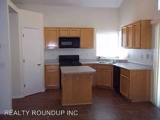 2nd image of 9190 Bungalow Way