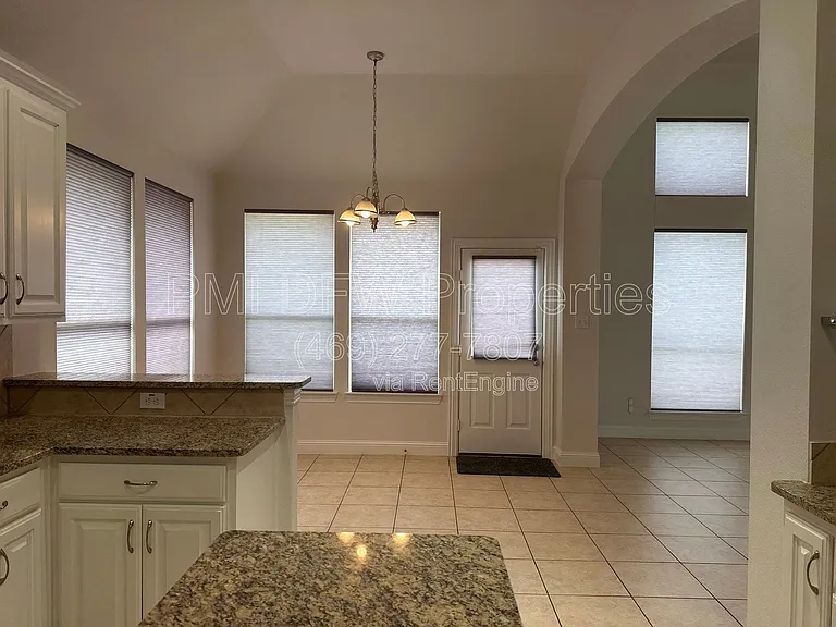 2610 Meadow Ridge Dr — Photo 10