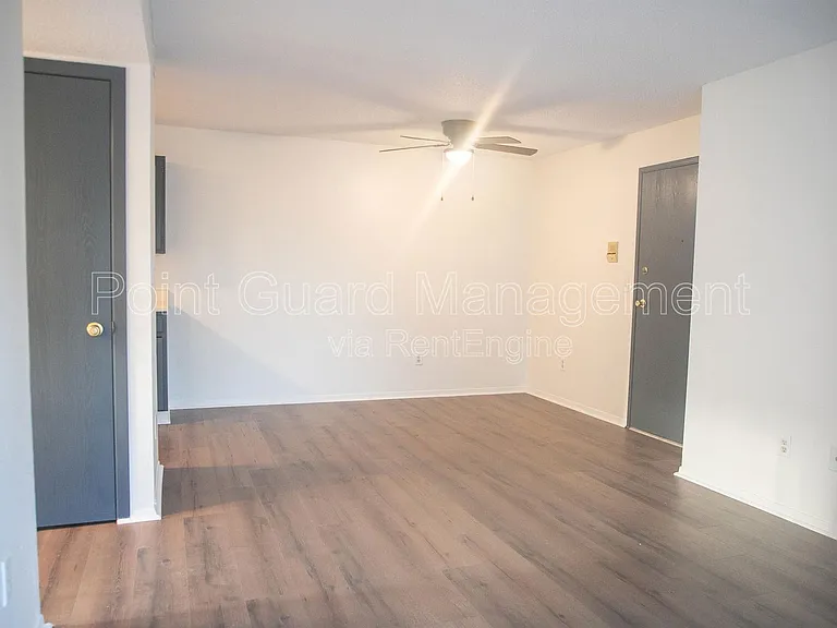 107 W Gold Coast Rd — Photo 23
