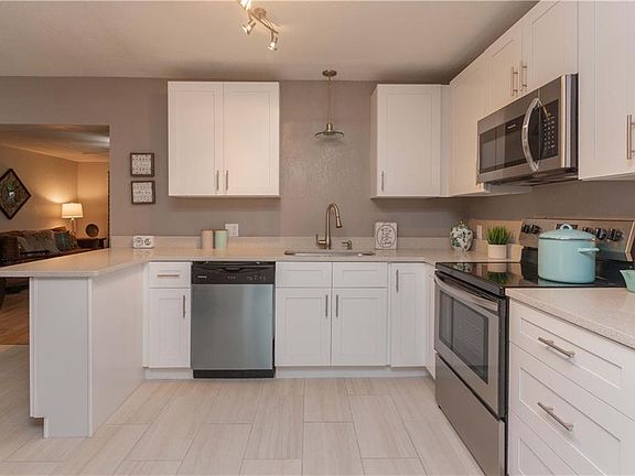 4th image of 102 Kingswood Ct