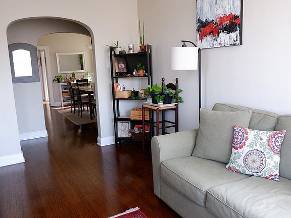 4th image of 5421 N Artesian Ave