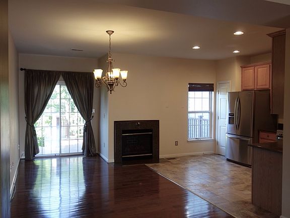 3rd image of 21948 Sugarland Oaks Sq