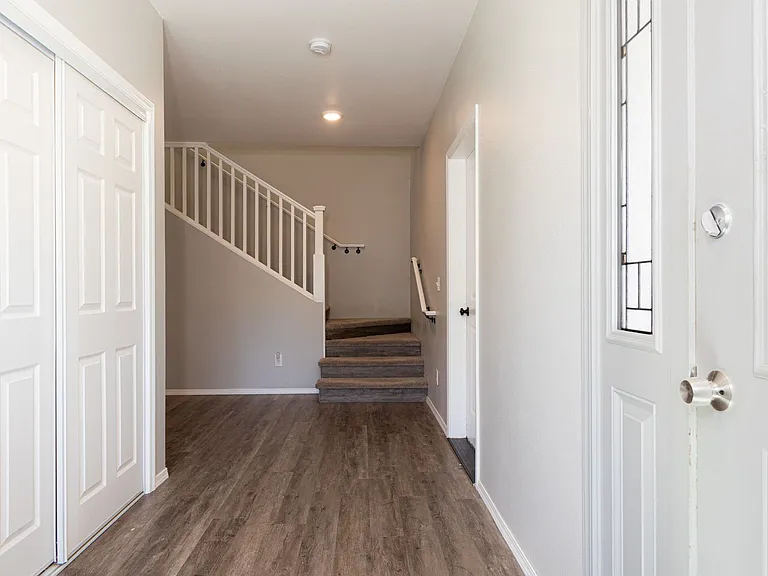 1068 N Old Steese Hwy — Photo 2